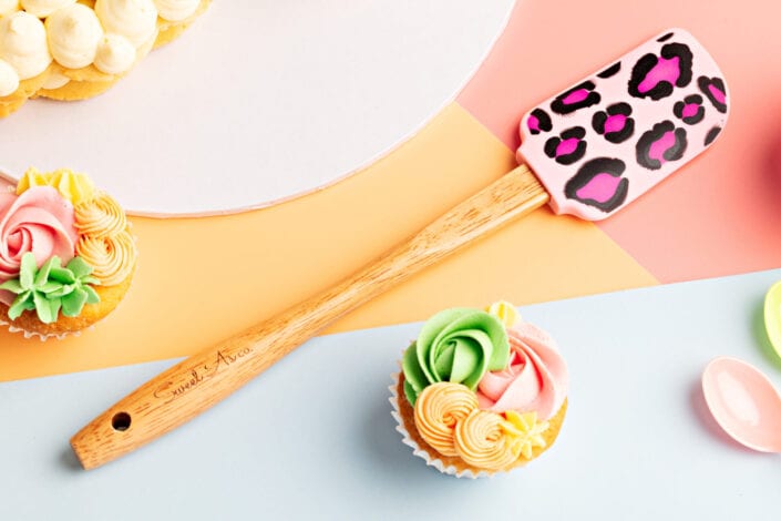 Leopard print spatula with cupcake