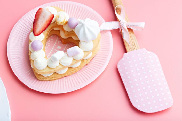 Silicone Polkadot Spatula with Cake